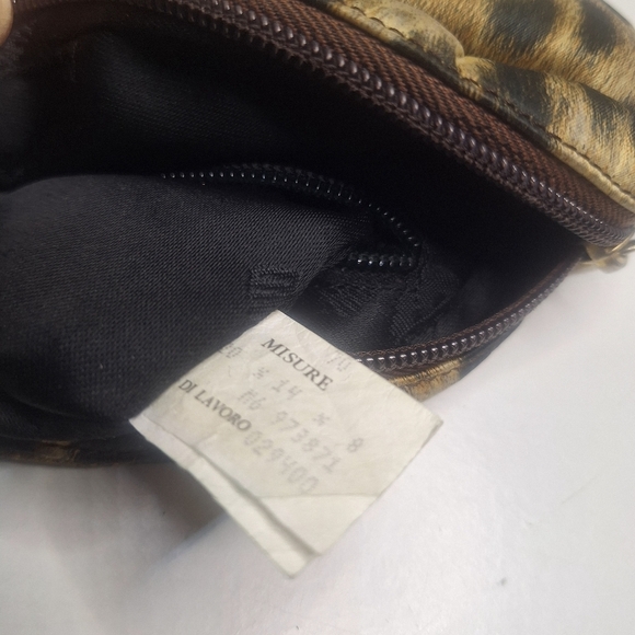 Moschino Vintage Red Wall 90's Leopard PrintSmall Zippered Bag - Picture 13 of 13